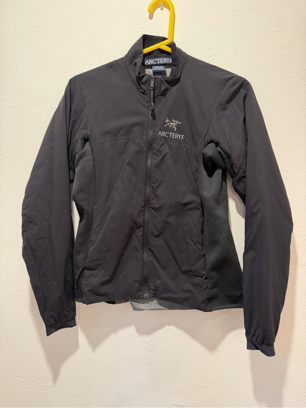 Arc'teryx Women’s Black Softshell Performance Jacket - size 4/6